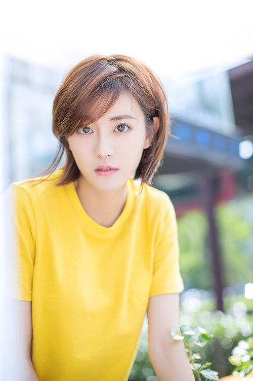 校园体育文化促进学生综合素质培养，良好的校园体育文化对促进学生的发展