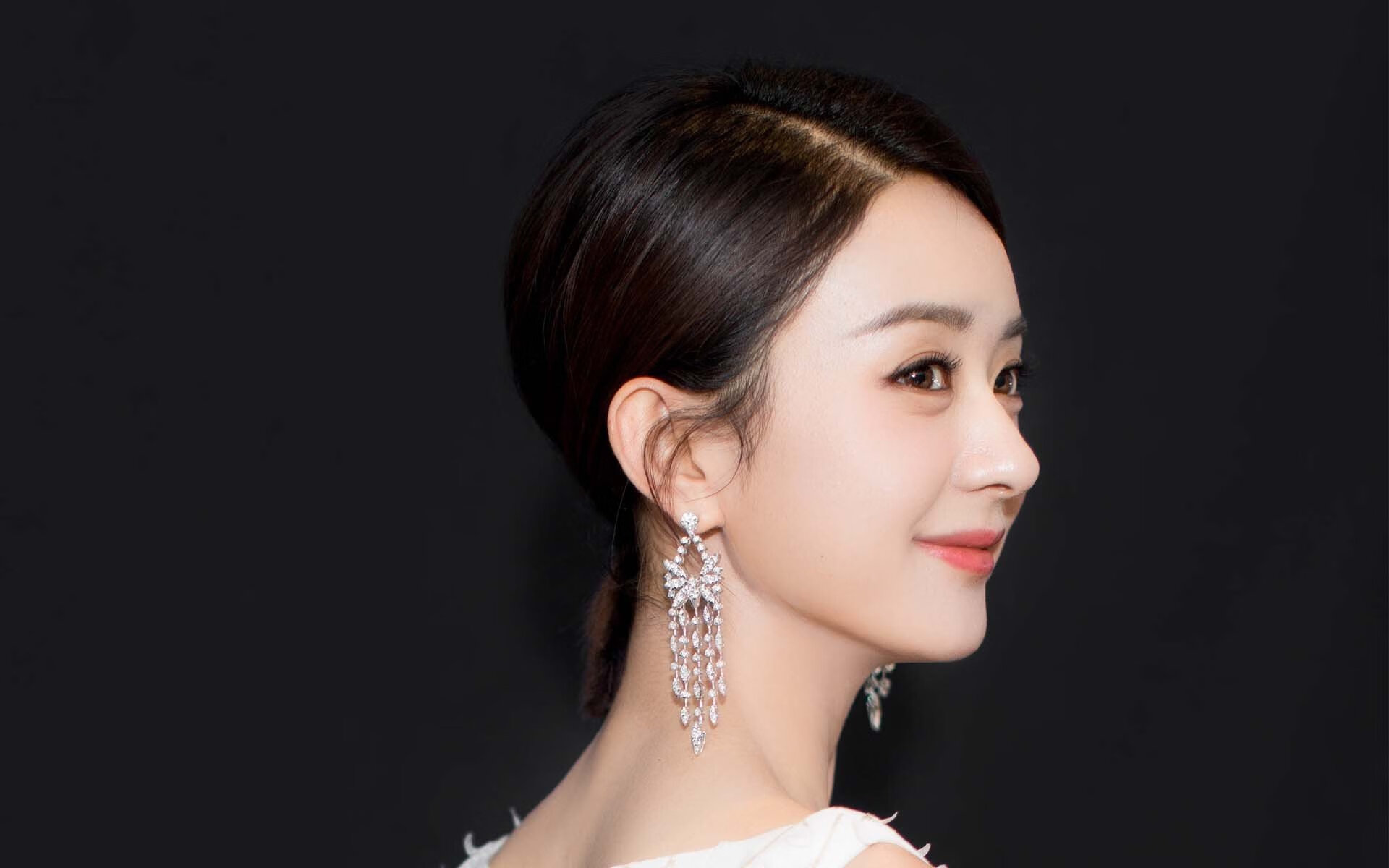 爱游戏体育客户端-中立B男队稳扎稳打，技术细节提升明显，中立部队