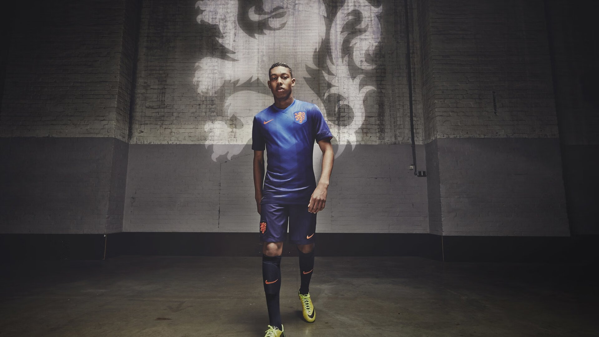 _水上涂鸦赛：运动与艺术的奇特结合_，水上绘画