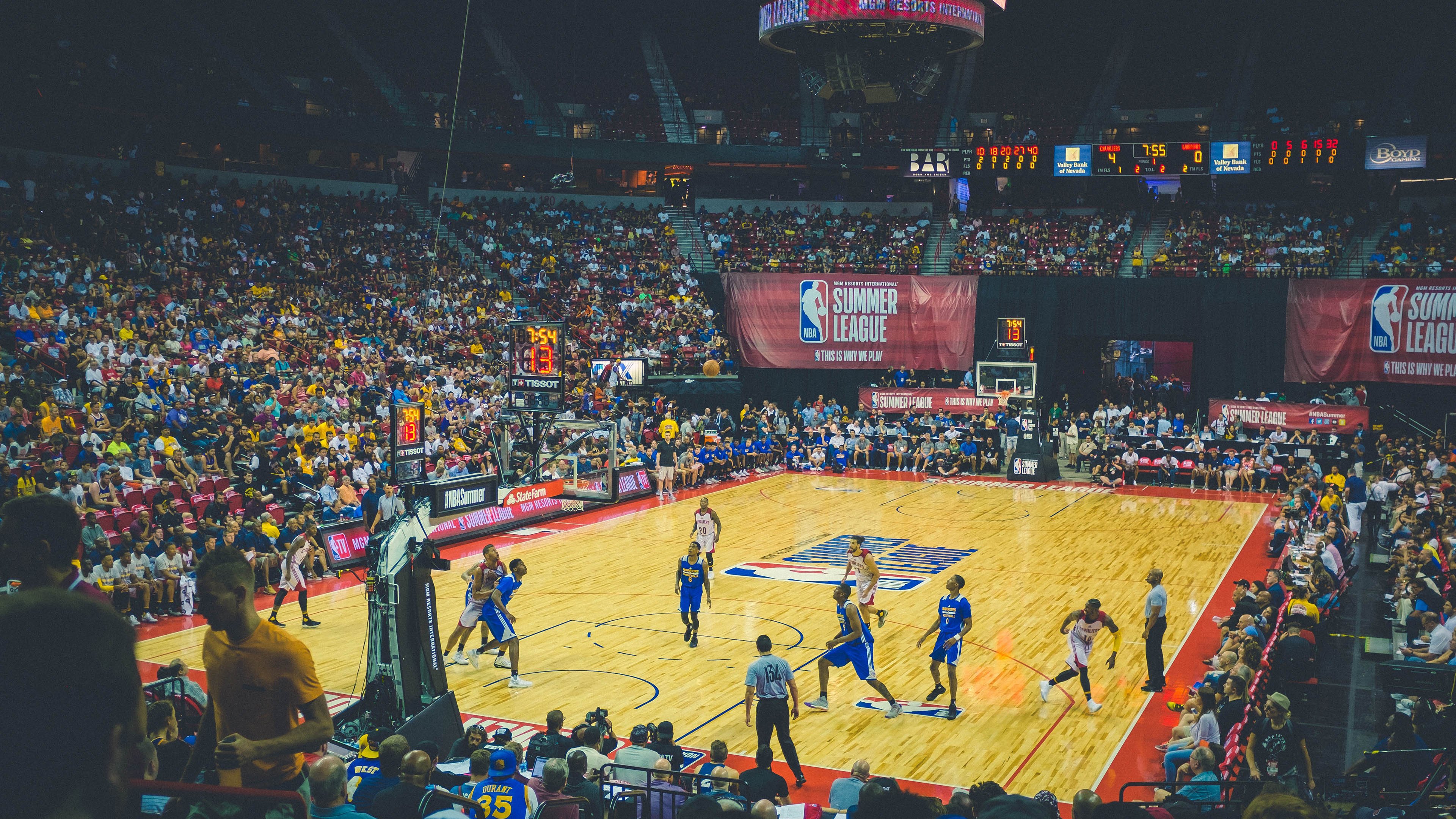 特色篮球运动走近少数民族地区，打造民族体育新名片，民族团结篮球赛标语